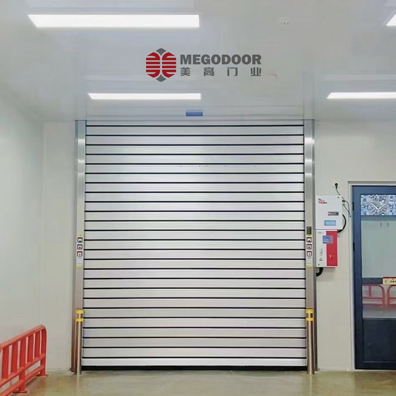 中藥公司安裝不銹鋼快速卷簾門(mén)插圖2